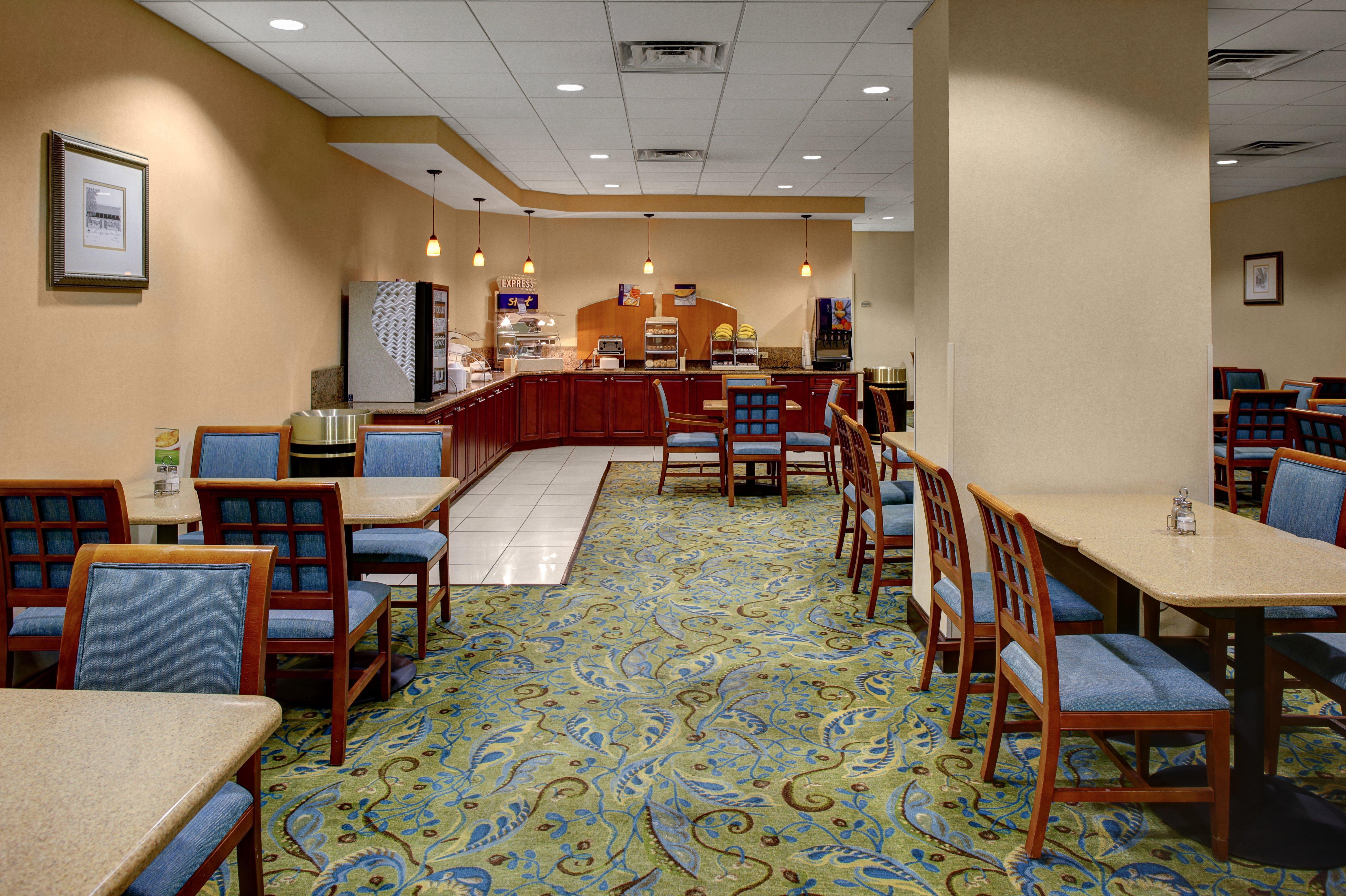 Holiday Inn Express - Richmond Downtown By Ihg Exterior foto